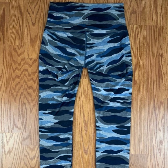 Lululemon Wunder Under Pant Leggings (Hi-Rise)
Mini Coast Camo Deep Navy Sz 8 - Picture 2 of 6